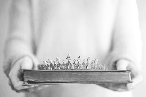 FREE DEVOTIONAL: CROWNED